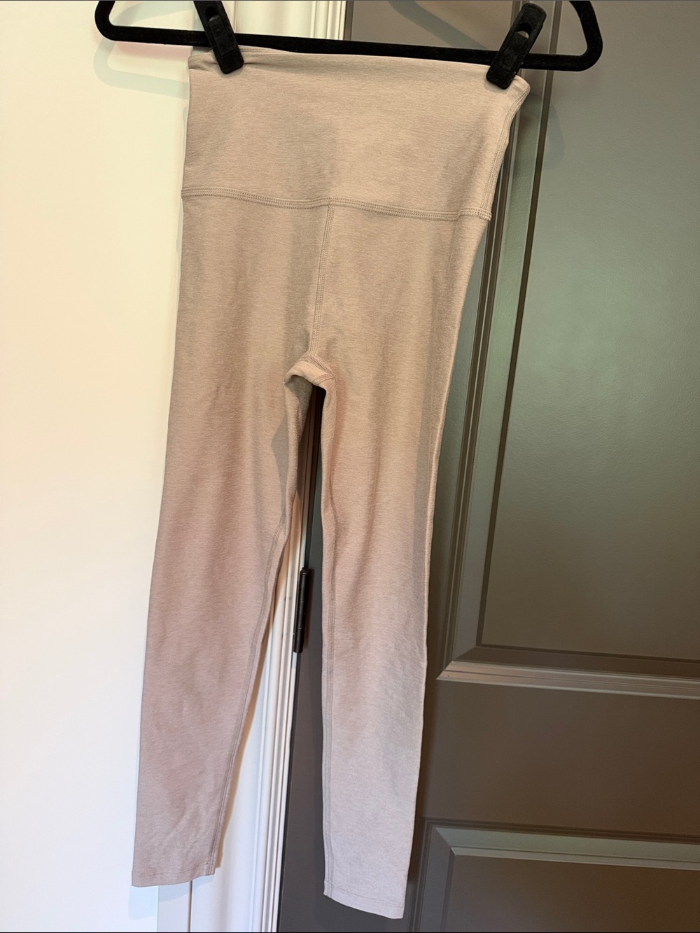 Beyond Yoga High-Waist Leggings in Neutral Beige